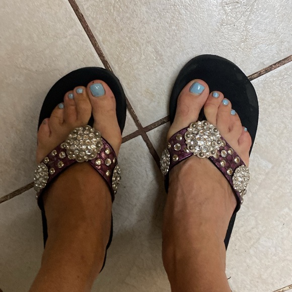 Grazie purple blingy flip flops. Sz 10. - Picture 2 of 7